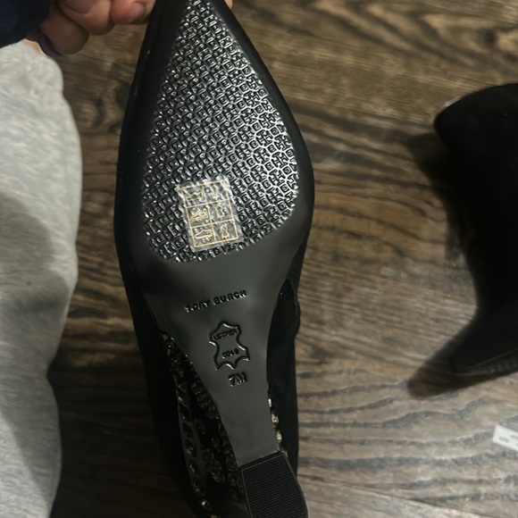 Tori Burch jeweled flower boot size 7 🖤 - Picture 3 of 5